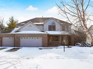 3305 Country Bend Pl, Champaign, IL