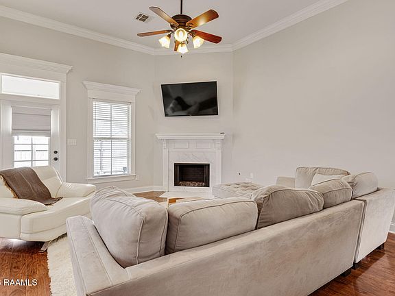 5th image of 307 Oak Hill Ln