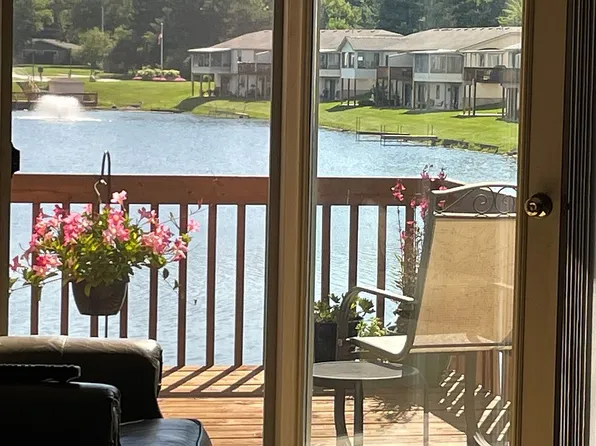 11404 Ripple Dr, Allendale, MI 49401