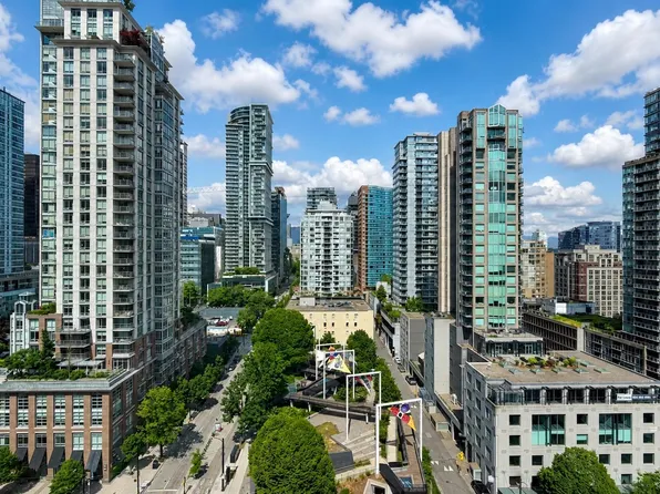 928 Richards St #1702, Vancouver, BC V6B 6P6
