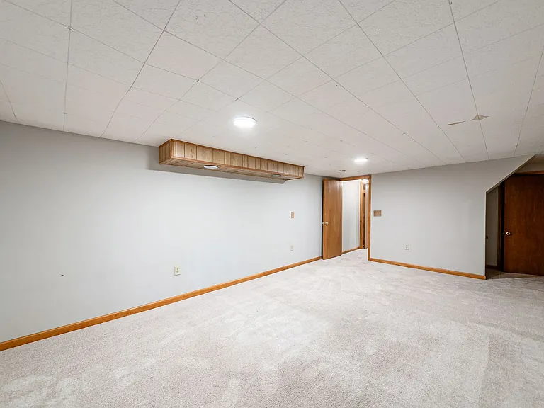 297 E Clearview Ave — Photo 32