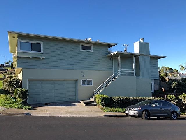 2nd image of 220 Skyline Dr
