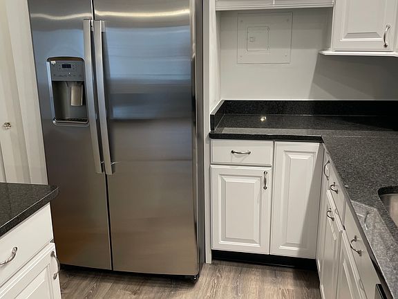 3rd image of 4515 Willard Ave APT 712S