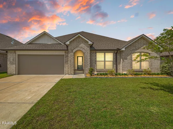 226 S South Lakepointe Dr, Lafayette, LA 70506