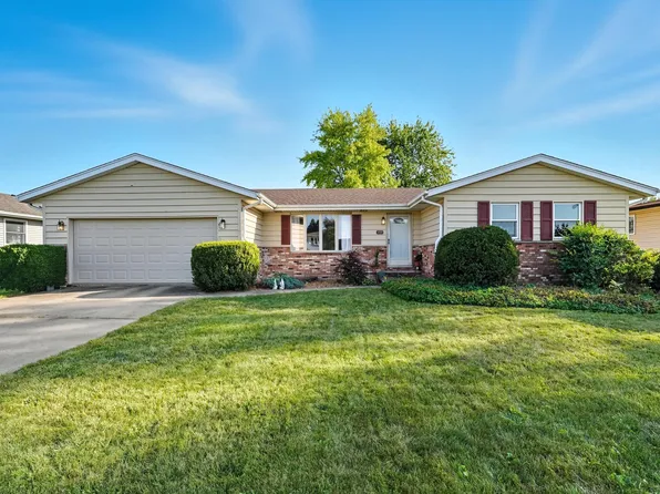 1735 W 98th Pl, Crown Point, IN 46307