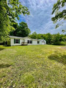 8148 M Ln, Gladstone, MI, 49837