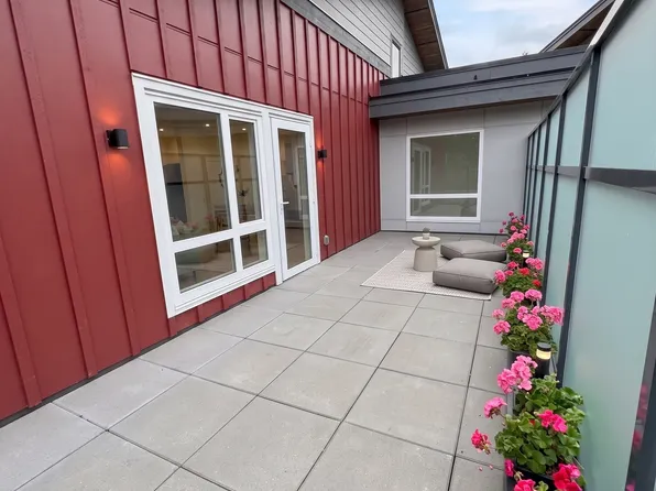 13788 76th Ave #45398, Surrey, BC V3W 2T3