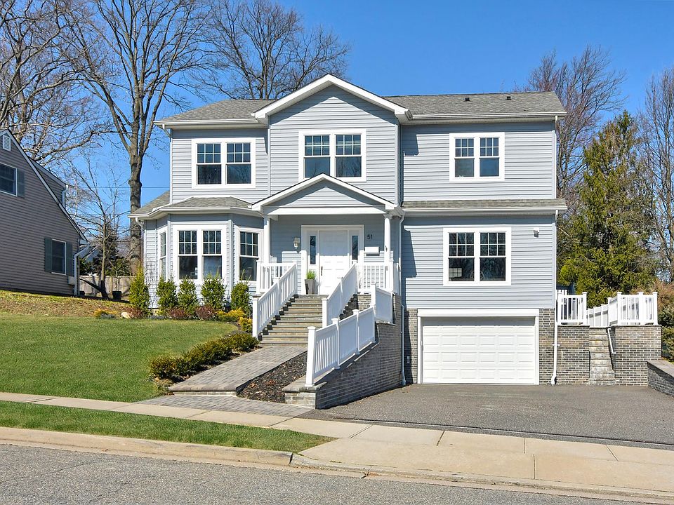 1st image of 51 Wakefield Ave