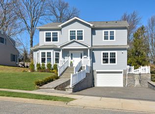 51 Wakefield Ave, Port Washington, NY 11050