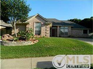 7828 Old Hickory Dr, North Richland Hills, TX 76182