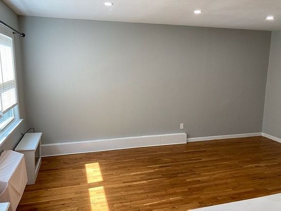 2nd image of 21-25 76th St #3