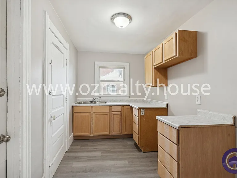 3241 Cherry St — Photo 7