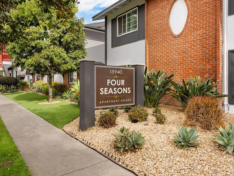 Four Seasons Apartments — Photo 9