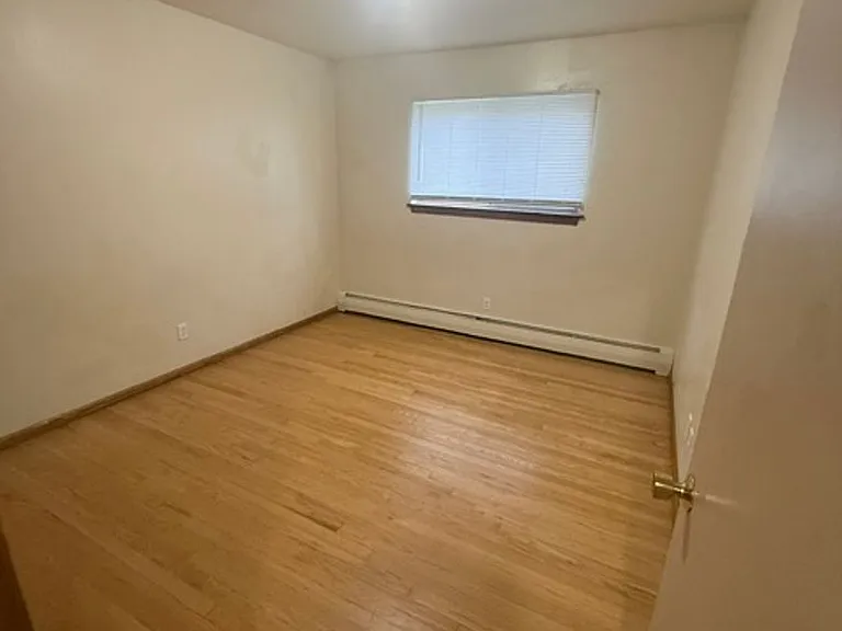 5414 58th Ave — Photo 9