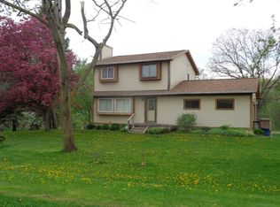 11930 Lisa Lori Ln, South Lyon, MI 48178