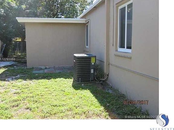3rd image of 1030 NE 140th St