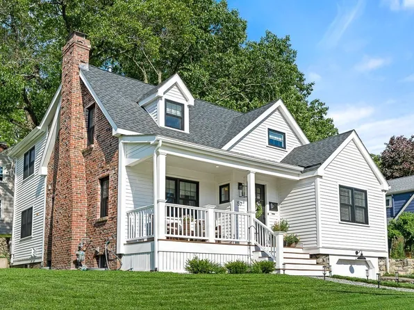 57 Glendale Ave, Melrose, MA 02176