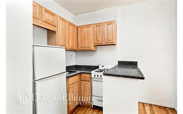 Rented by Douglas Elliman | media 15