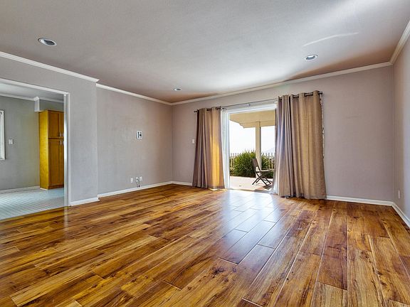 4th image of 4484 Rockland Pl