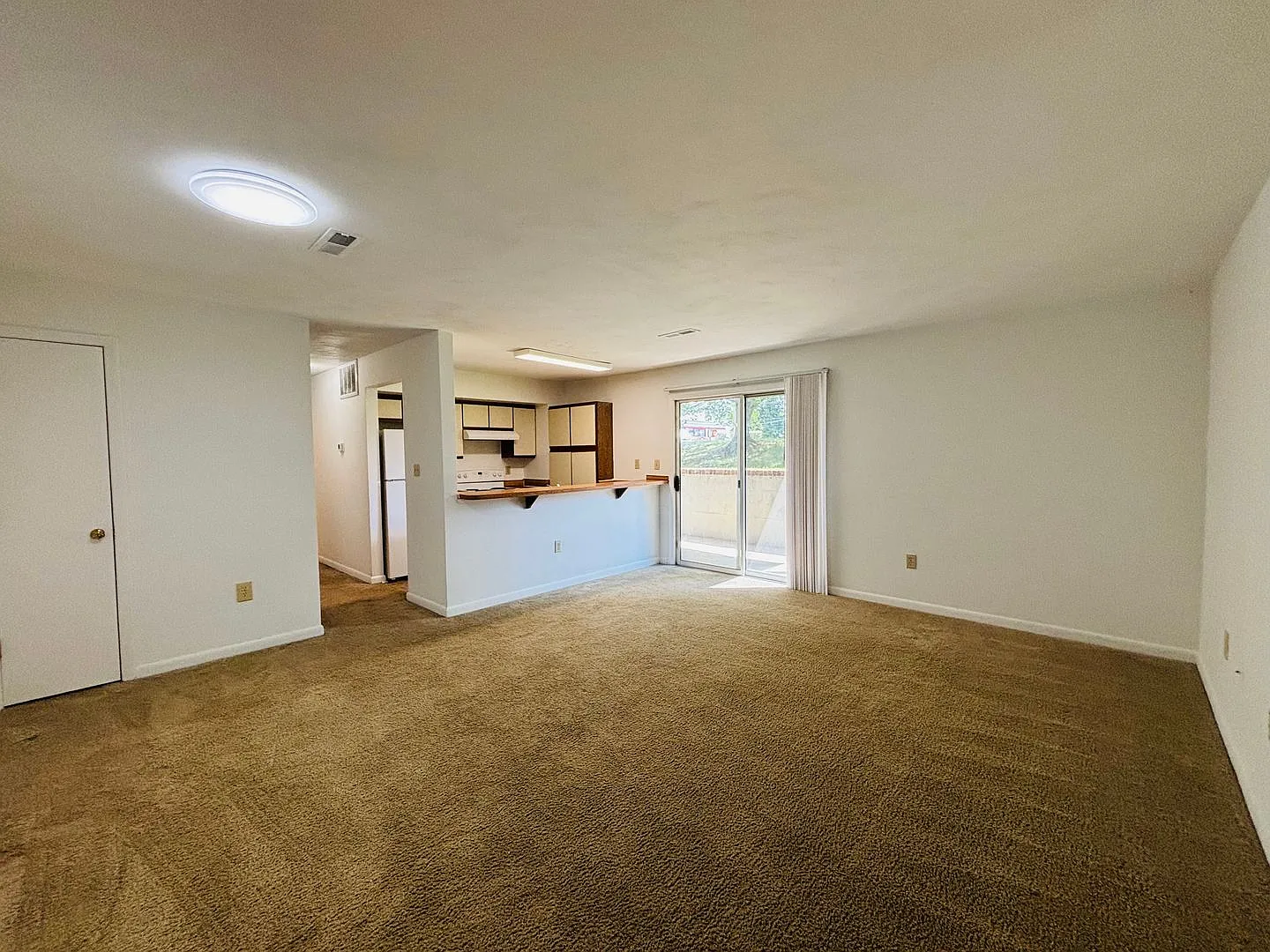 3 Bedroom 2 Bath Condo — Photo 3