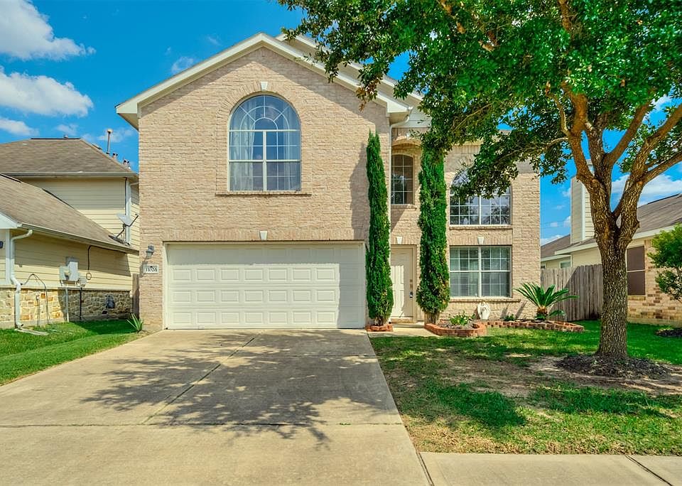 1st image of 11026 Knobbley Oak Ct