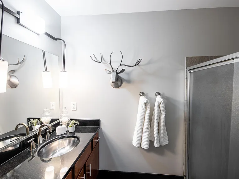 1113 Washington Ave #210 — Photo 8