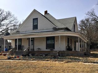 301 W 5th St, Larned, KS 67550