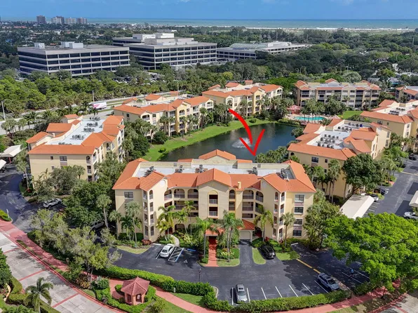 300 UNO LAGO Drive #104, Juno Beach, FL 33408