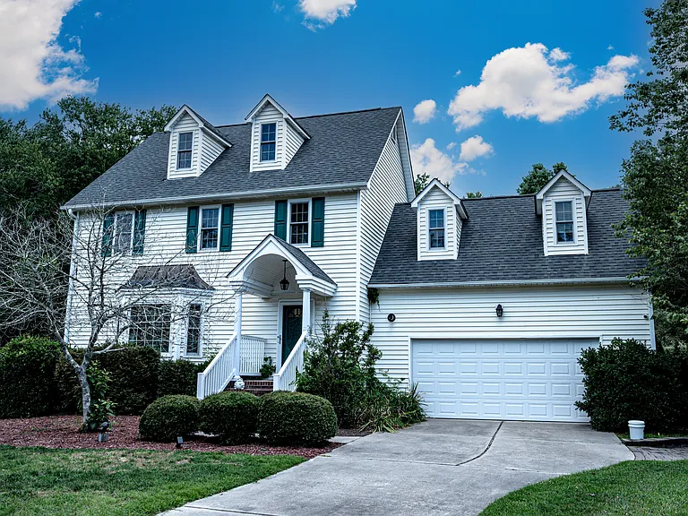 1004 Somerset Ct — Photo 2