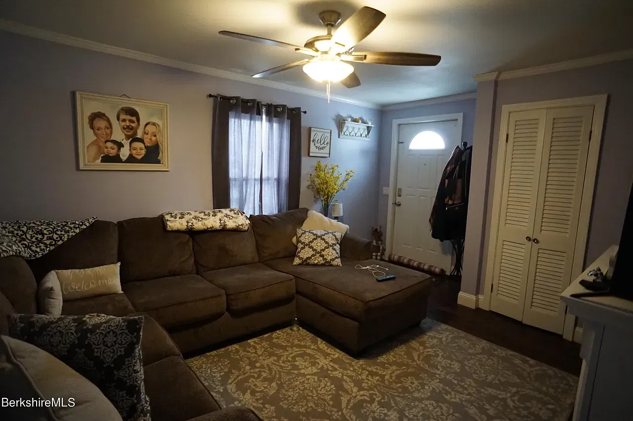 2 bed, $2,100 — Photo 2