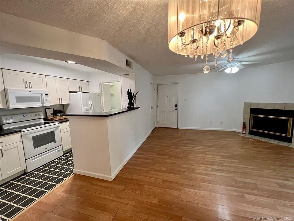 1st image of 41 Crown Knoll Ct APT 46