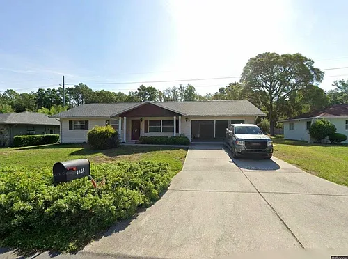 3335 N Tamarisk Ave Photo 1