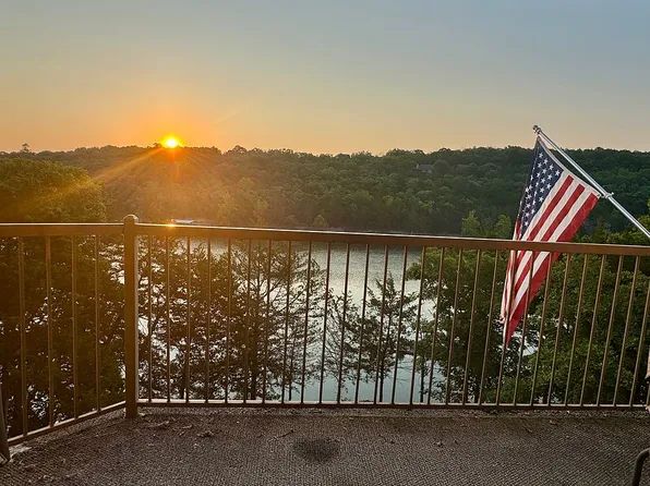 902 Rocky Shore Ter, Kimberling City, MO 65686