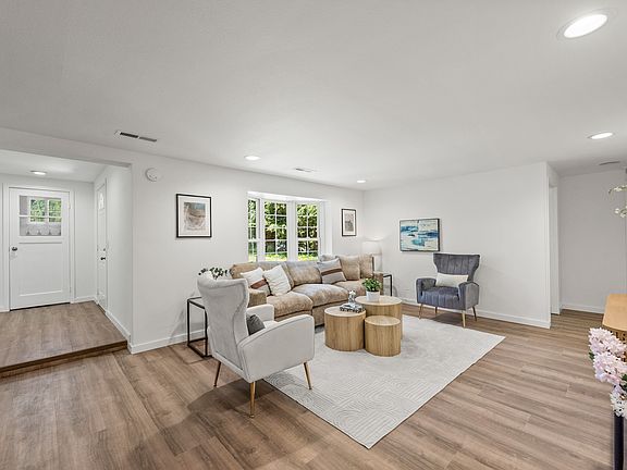 4th image of 18300 8th Ave NE
