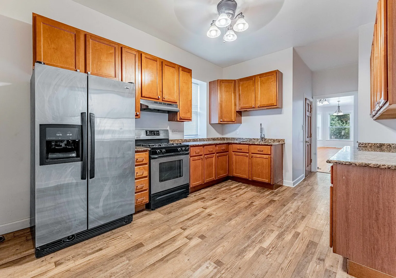 3 bed, 1100 sqft, $1,850 — Photo 4