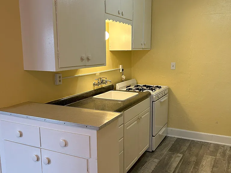 610 Summit Avenue — Photo 47