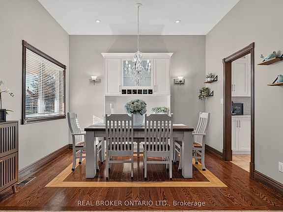 4th image of 9161 Wellington St #5