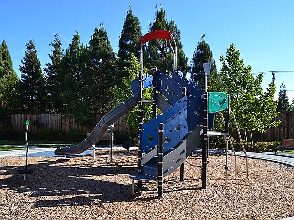 3rd image of 6792 S Mariposa Ln