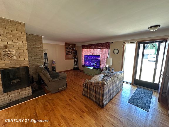 4th image of 412 Chestnut St