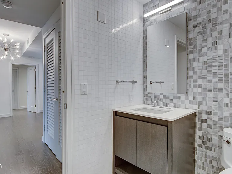 15 Morris Ave #507 — Photo 13