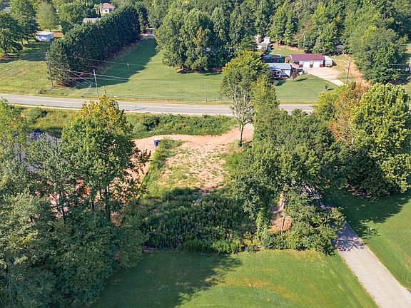 3rd image of 304 Shoreham Ln