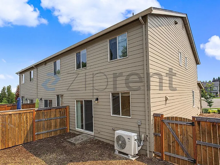 1900 NE 117th Ct — Photo 4