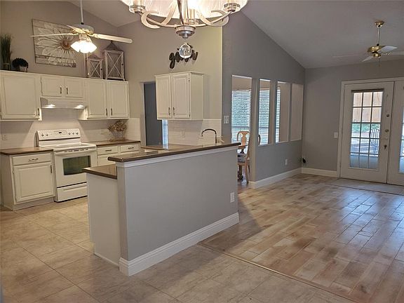 2nd image of 6857 Moss Ln