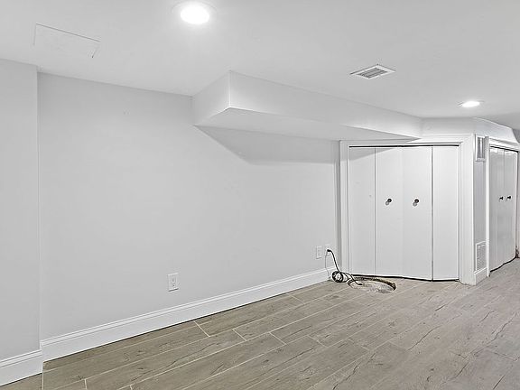 3rd image of 106A Yale Ave