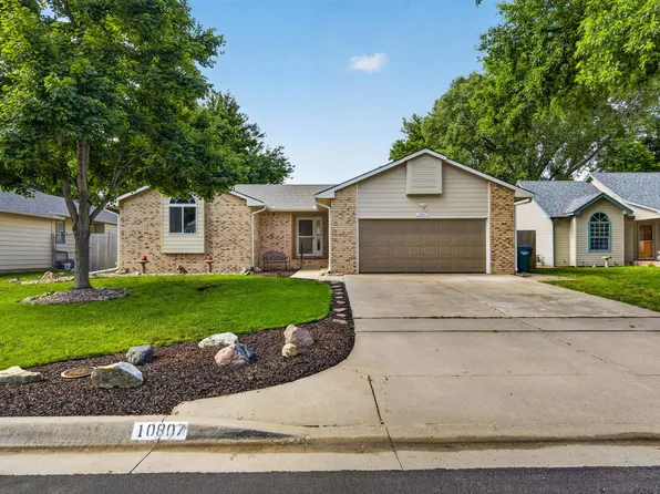 10807 W Par Ln, Wichita, KS 67212