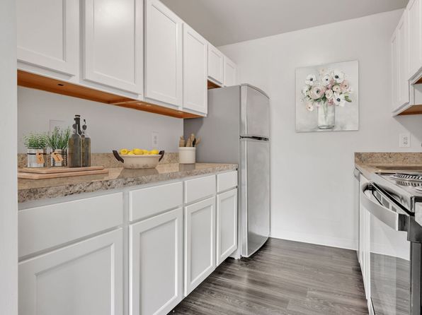 401 Bedford Ln #1102