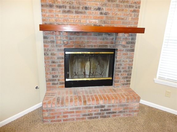 4th image of 7756 Blackthorn Dr