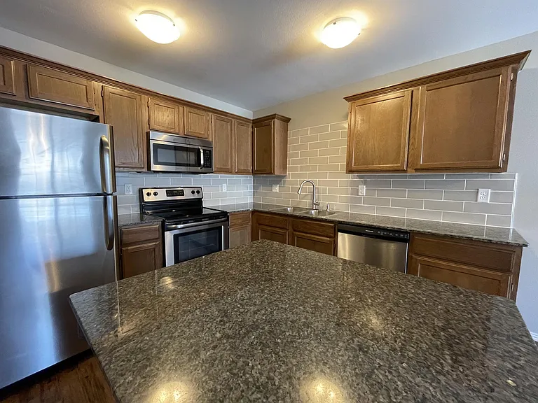 2902 SW Deerfield Blvd #2 — Photo 5