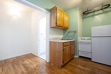 Rented by R New York