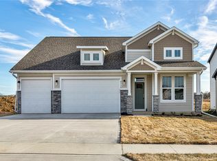 4719 89th St, Urbandale, IA 50322
